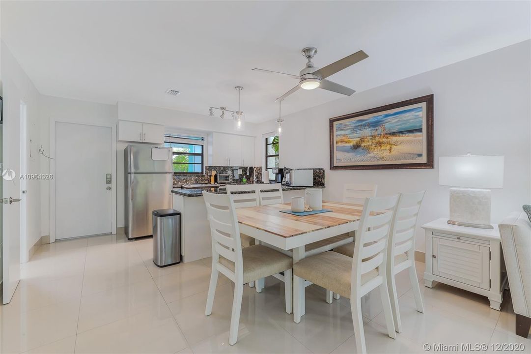 Recently Sold: $419,000 (2 beds, 2 baths, 918 Square Feet)