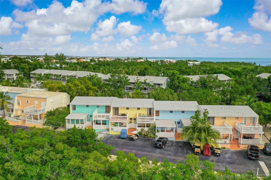 Recently Sold: $419,000 (2 beds, 2 baths, 918 Square Feet)