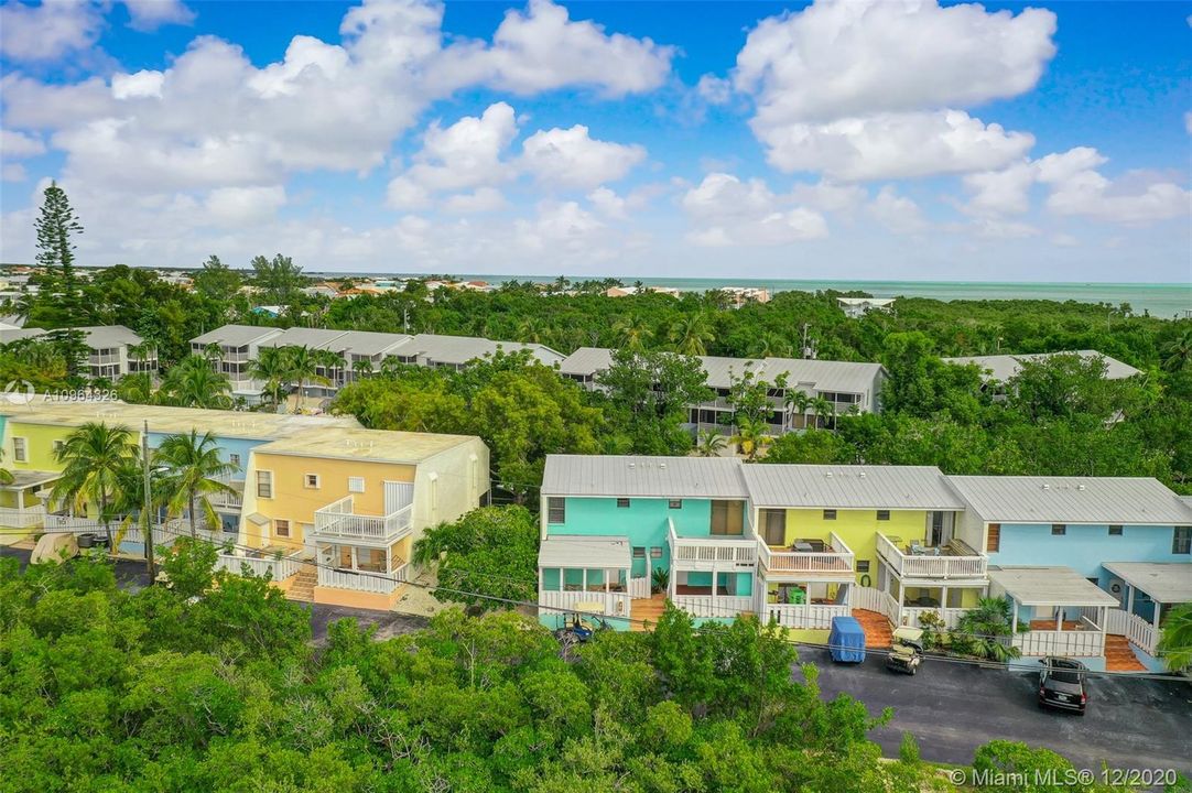 Recently Sold: $419,000 (2 beds, 2 baths, 918 Square Feet)