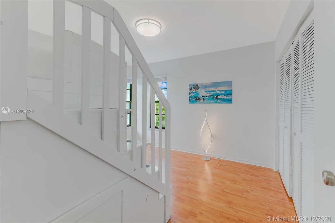 Recently Sold: $419,000 (2 beds, 2 baths, 918 Square Feet)