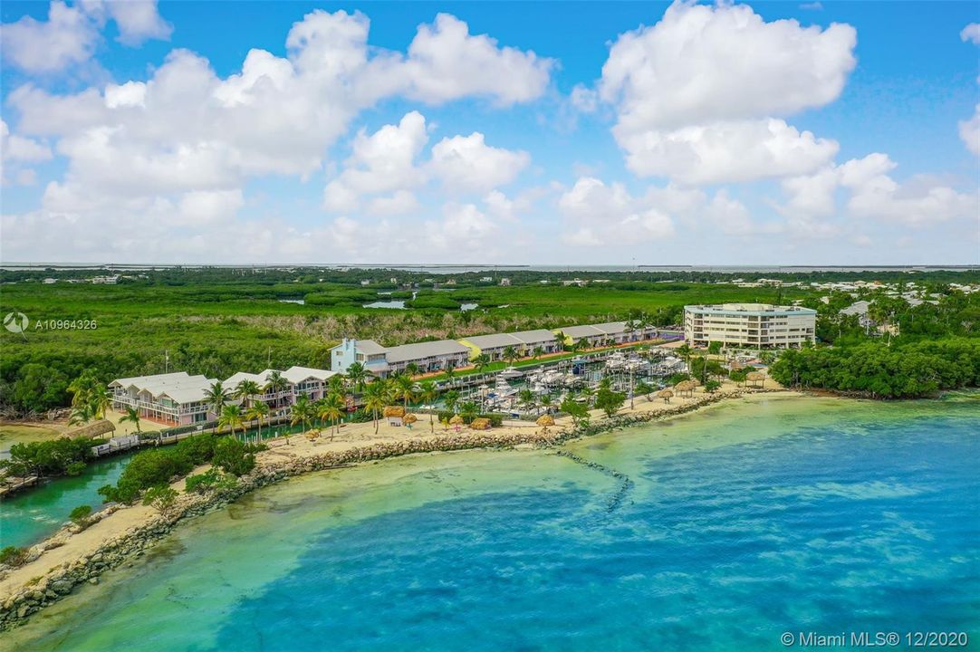 Recently Sold: $419,000 (2 beds, 2 baths, 918 Square Feet)