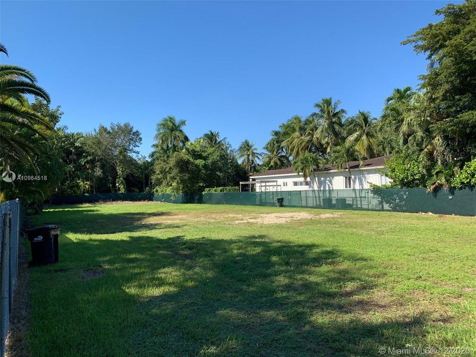 最近售出: $850,000 (0.23 acres)