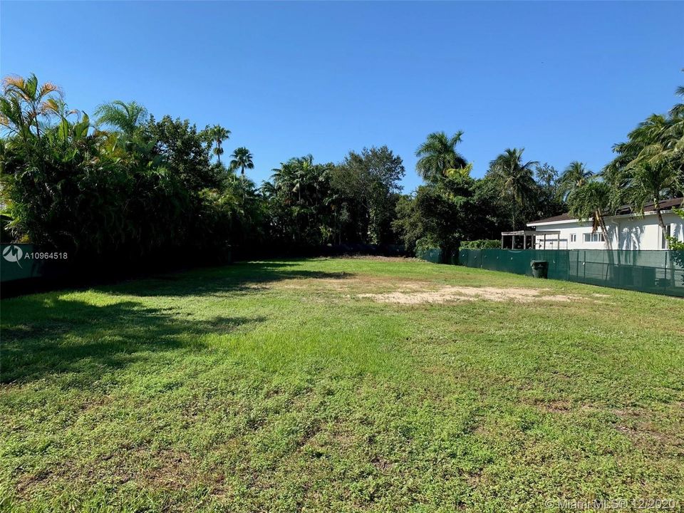 最近售出: $850,000 (0.23 acres)