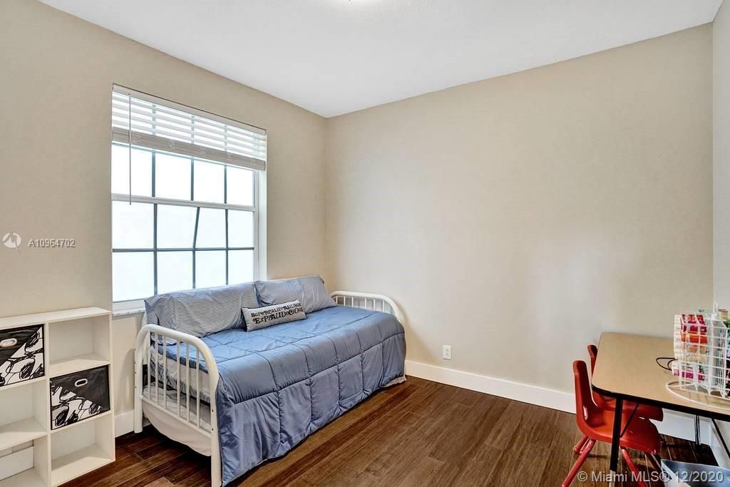 Recently Sold: $665,000 (4 beds, 2 baths, 2737 Square Feet)
