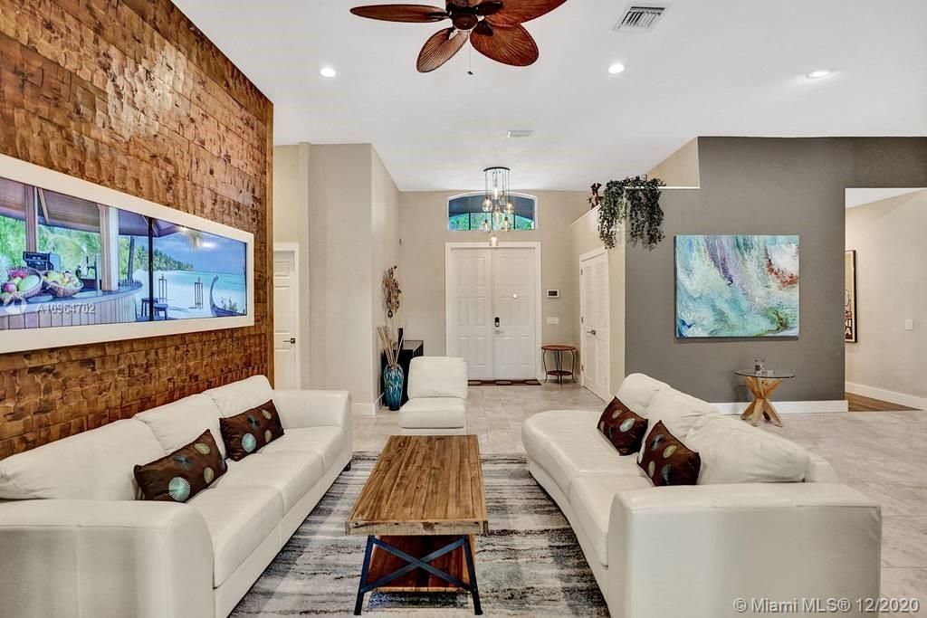 Recently Sold: $665,000 (4 beds, 2 baths, 2737 Square Feet)
