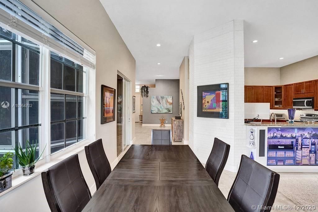 Recently Sold: $665,000 (4 beds, 2 baths, 2737 Square Feet)