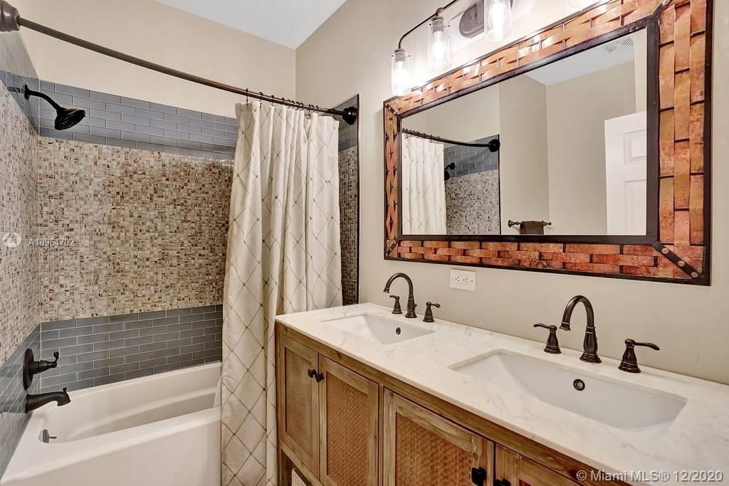 Recently Sold: $665,000 (4 beds, 2 baths, 2737 Square Feet)
