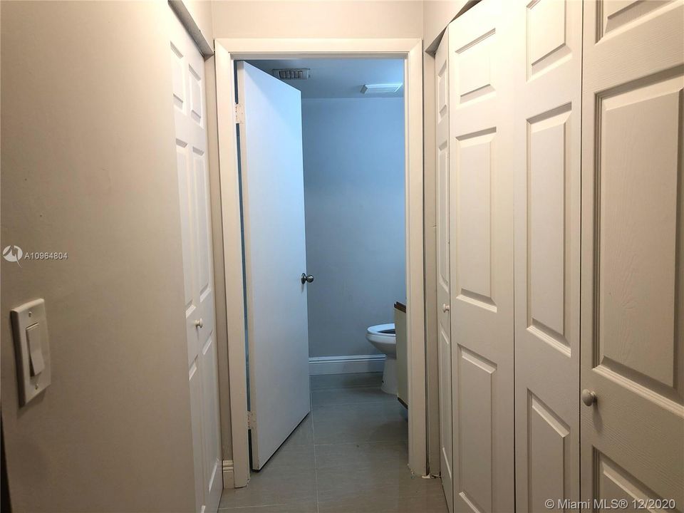 Recently Rented: $1,300 (1 beds, 1 baths, 615 Square Feet)