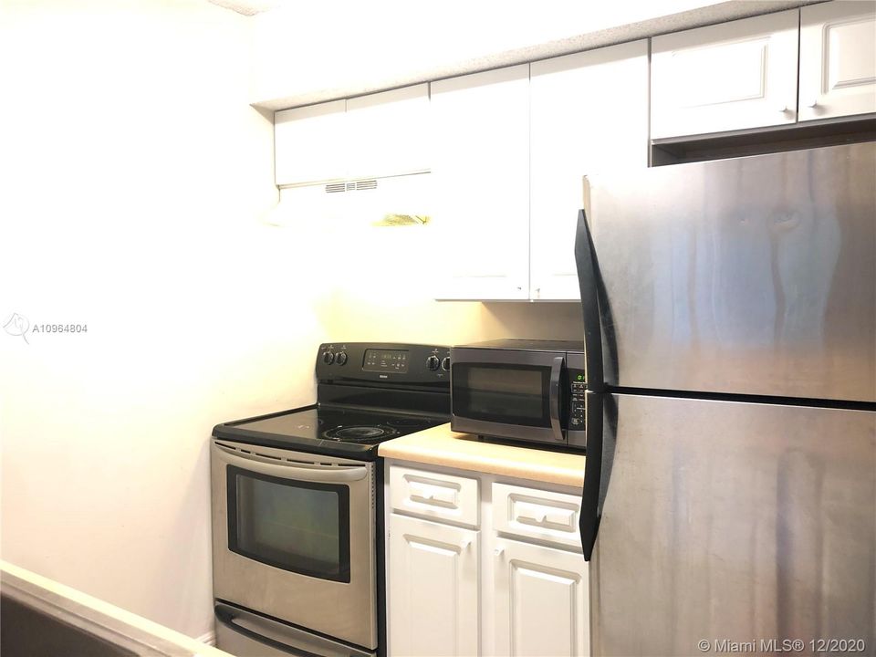 Recently Rented: $1,300 (1 beds, 1 baths, 615 Square Feet)