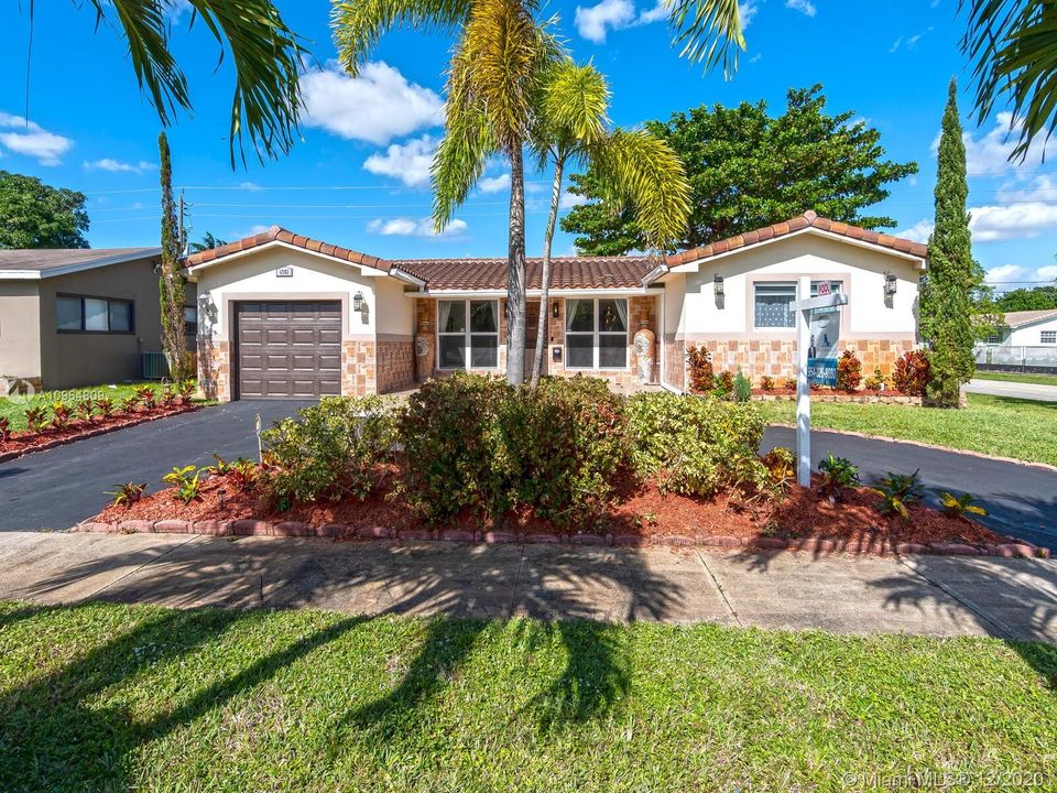 Recently Sold: $525,000 (3 beds, 2 baths, 2038 Square Feet)