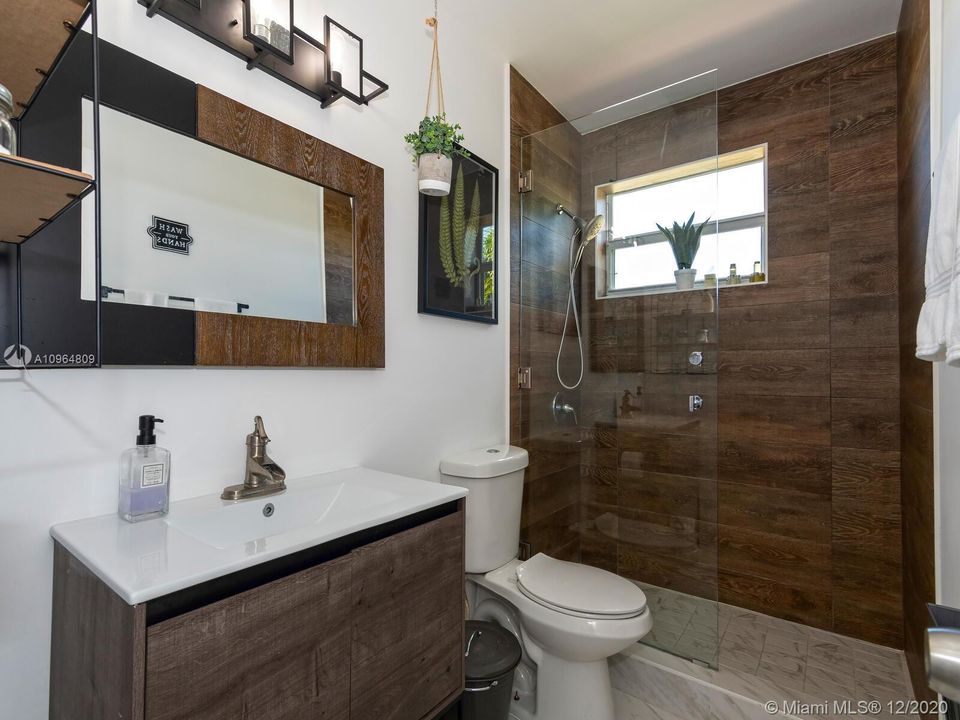 Recently Sold: $525,000 (3 beds, 2 baths, 2038 Square Feet)