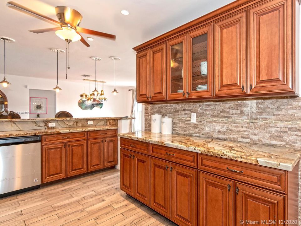 Recently Sold: $525,000 (3 beds, 2 baths, 2038 Square Feet)
