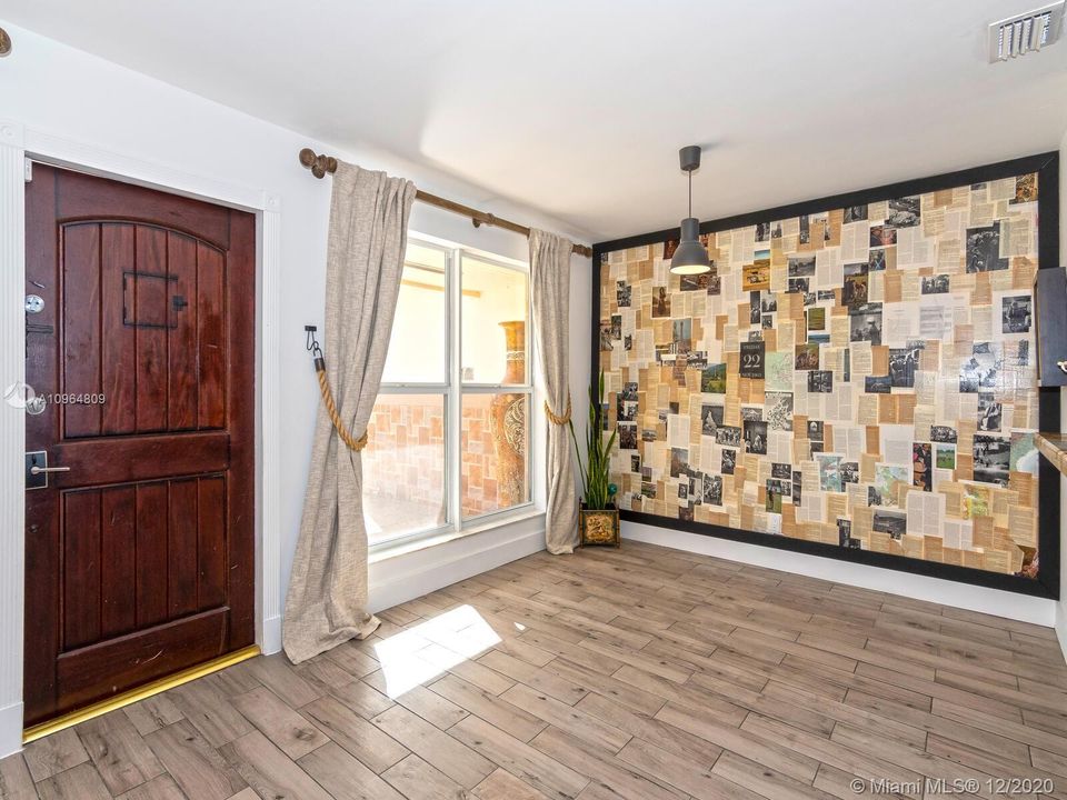 Recently Sold: $525,000 (3 beds, 2 baths, 2038 Square Feet)