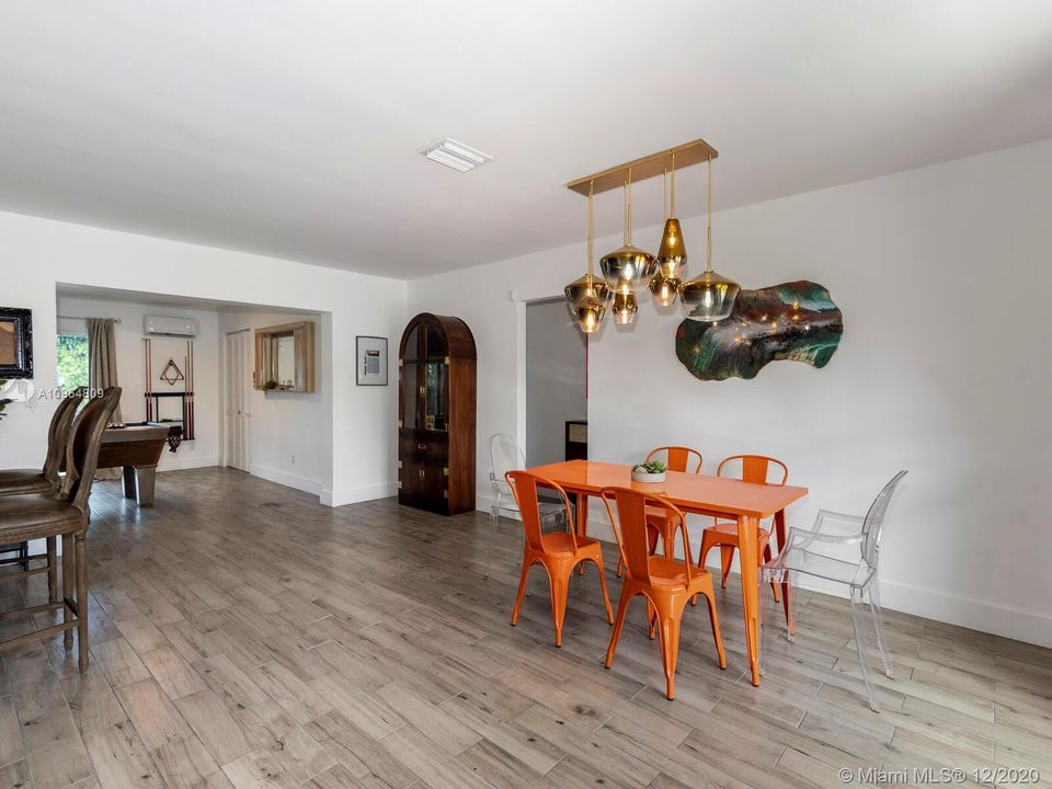 Recently Sold: $525,000 (3 beds, 2 baths, 2038 Square Feet)