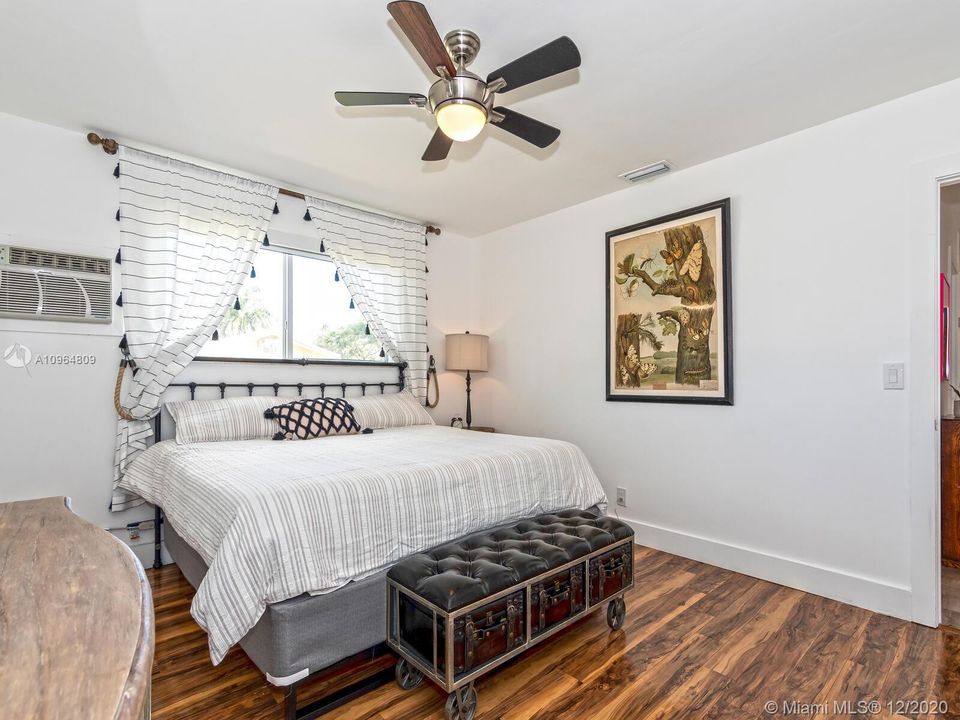 Recently Sold: $525,000 (3 beds, 2 baths, 2038 Square Feet)