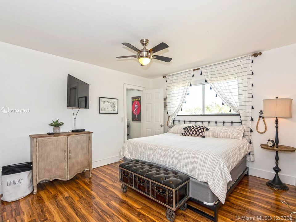 Recently Sold: $525,000 (3 beds, 2 baths, 2038 Square Feet)