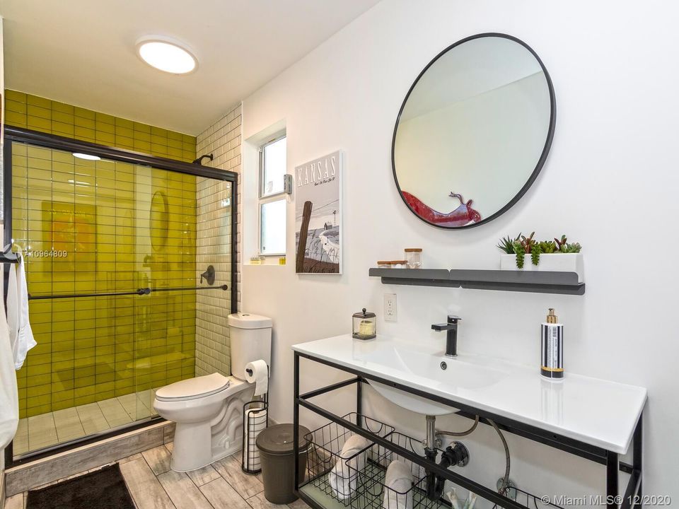 Recently Sold: $525,000 (3 beds, 2 baths, 2038 Square Feet)