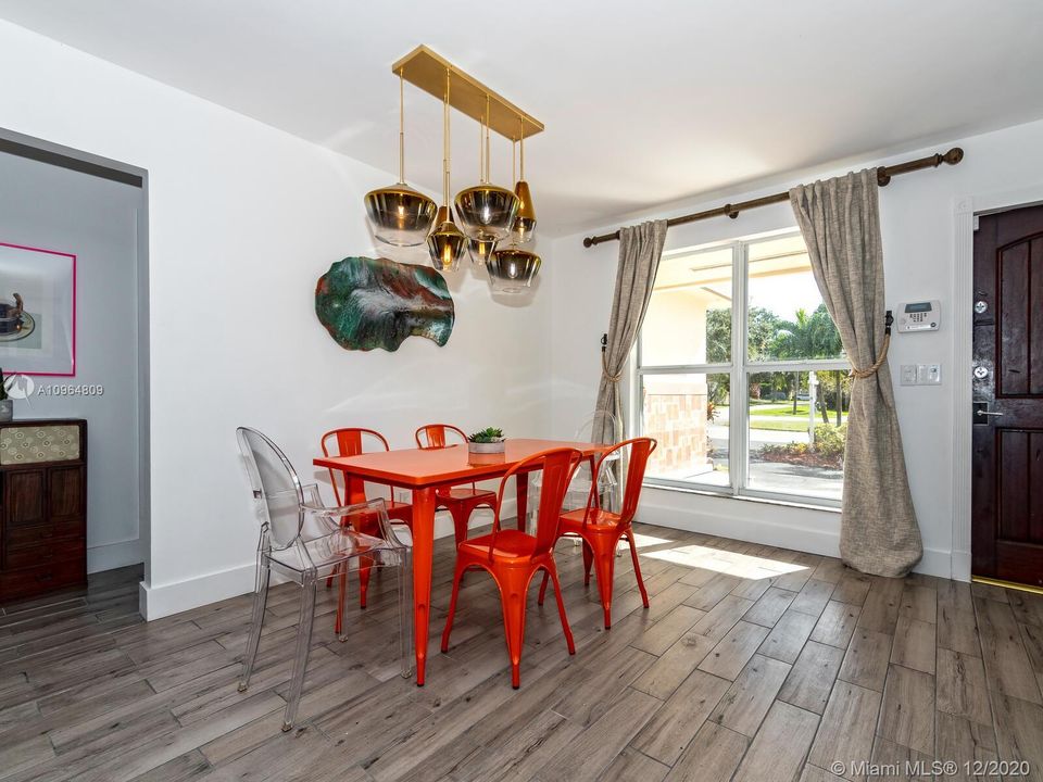 Recently Sold: $525,000 (3 beds, 2 baths, 2038 Square Feet)