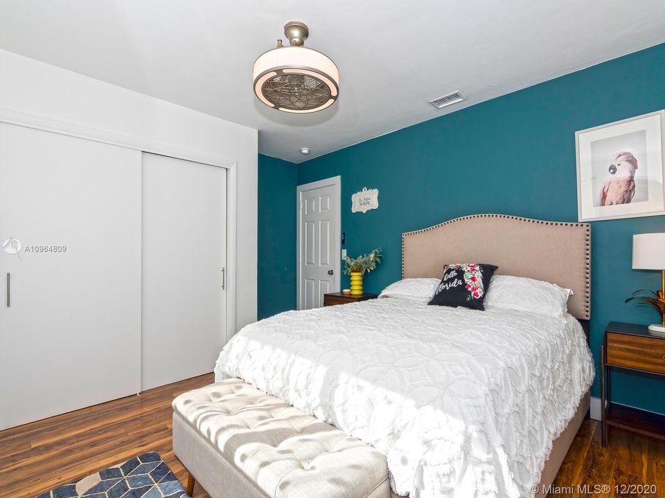 Recently Sold: $525,000 (3 beds, 2 baths, 2038 Square Feet)