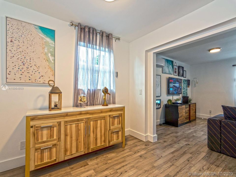Recently Sold: $525,000 (3 beds, 2 baths, 2038 Square Feet)