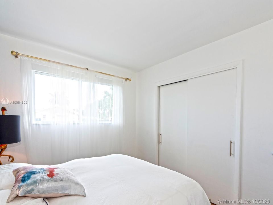 Recently Sold: $525,000 (3 beds, 2 baths, 2038 Square Feet)
