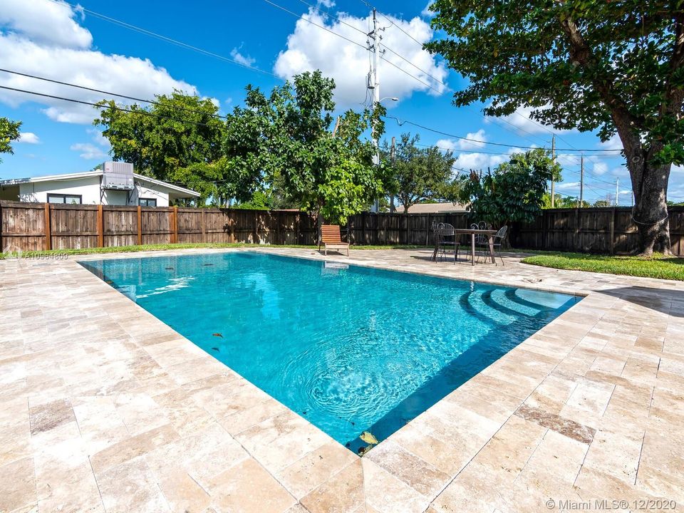 Recently Sold: $525,000 (3 beds, 2 baths, 2038 Square Feet)