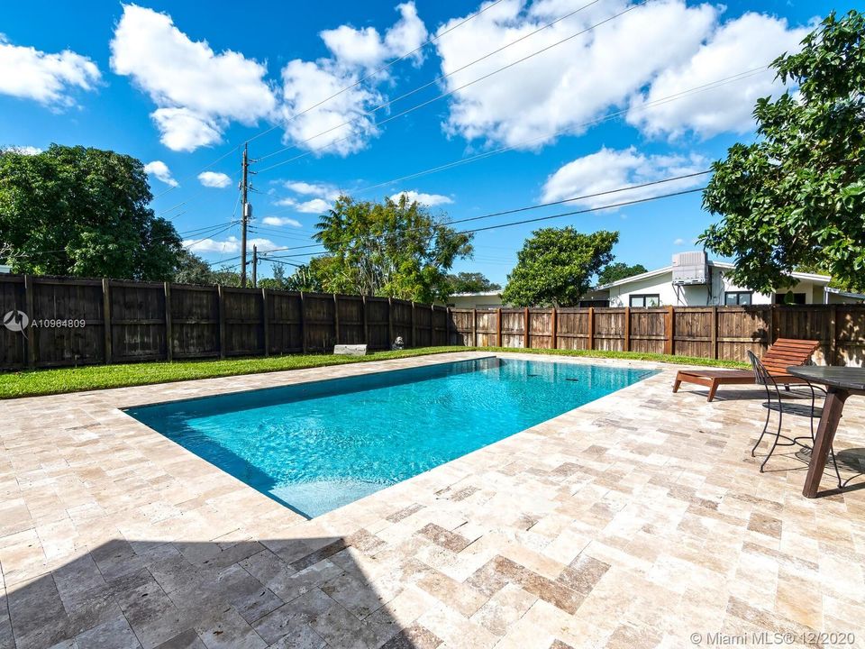 Recently Sold: $525,000 (3 beds, 2 baths, 2038 Square Feet)