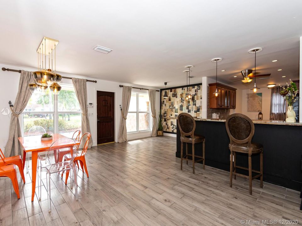 Recently Sold: $525,000 (3 beds, 2 baths, 2038 Square Feet)