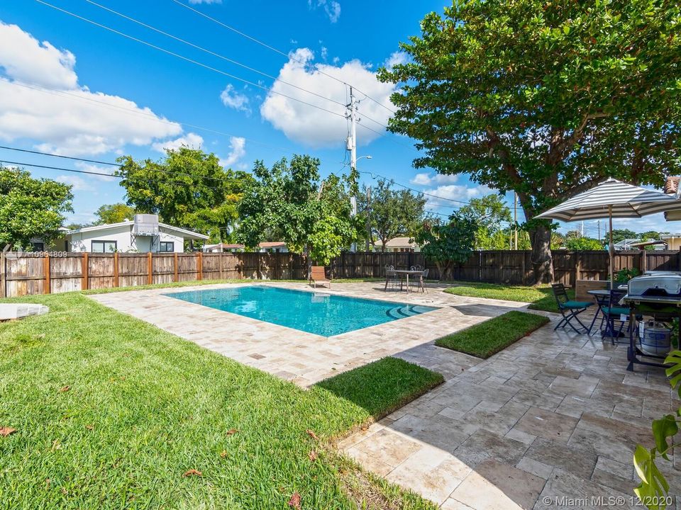 Recently Sold: $525,000 (3 beds, 2 baths, 2038 Square Feet)