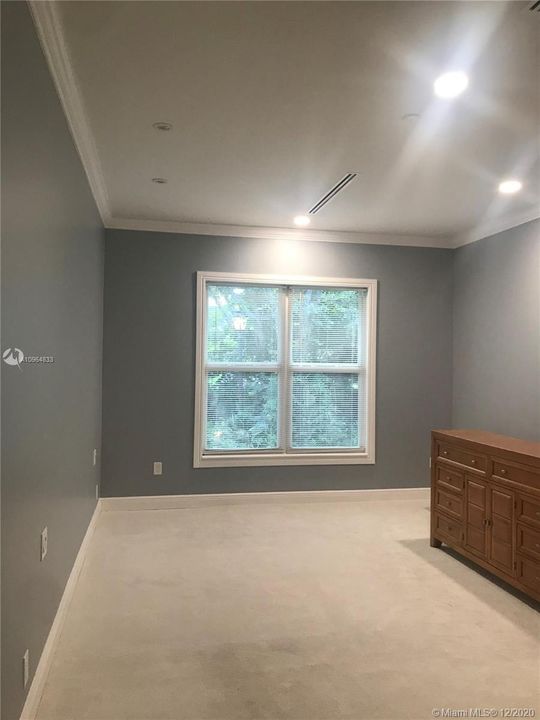 Recently Rented: $3,200 (3 beds, 2 baths, 2452 Square Feet)