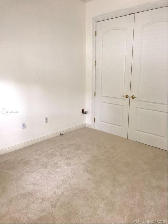 Recently Rented: $3,200 (3 beds, 2 baths, 2452 Square Feet)