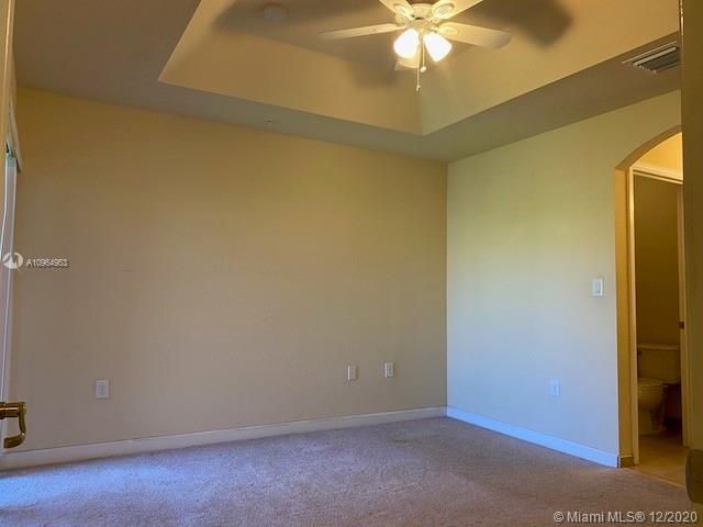 Vendido Recientemente: $179,000 (2 camas, 2 baños, 1139 Pies cuadrados)