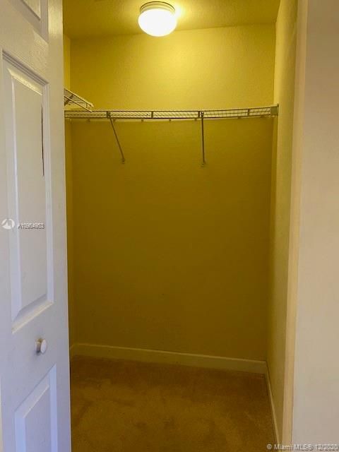 Vendido Recientemente: $179,000 (2 camas, 2 baños, 1139 Pies cuadrados)