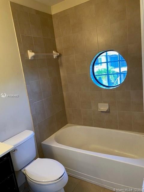Vendido Recientemente: $179,000 (2 camas, 2 baños, 1139 Pies cuadrados)