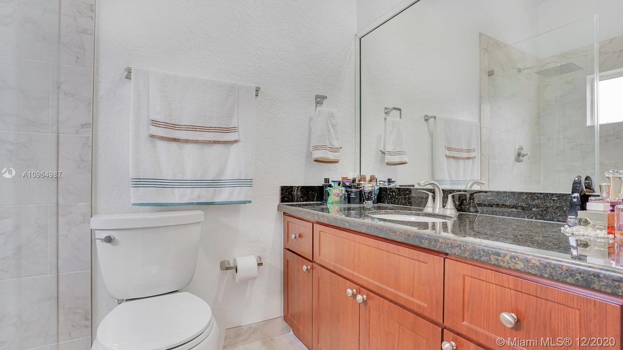 Recently Sold: $399,000 (3 beds, 2 baths, 1340 Square Feet)