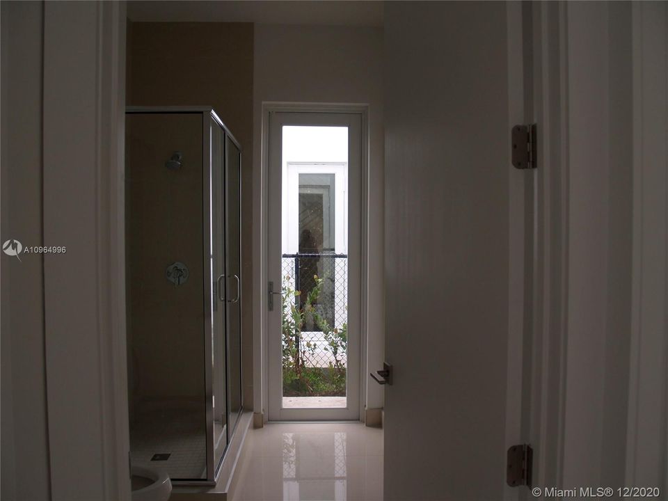 Недавно арендовано: $5,000 (5 спален, 5 ванн, 4503 Квадратных фут)