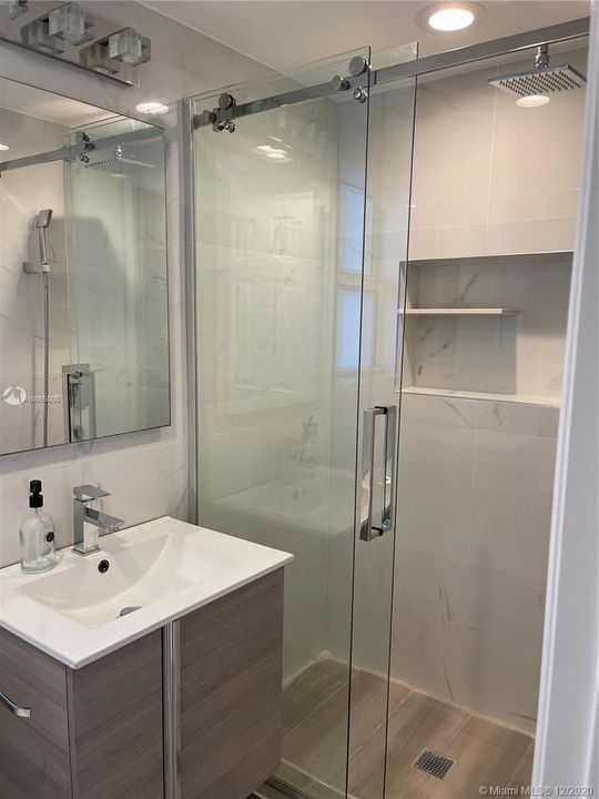 Exquisite guest bathroom