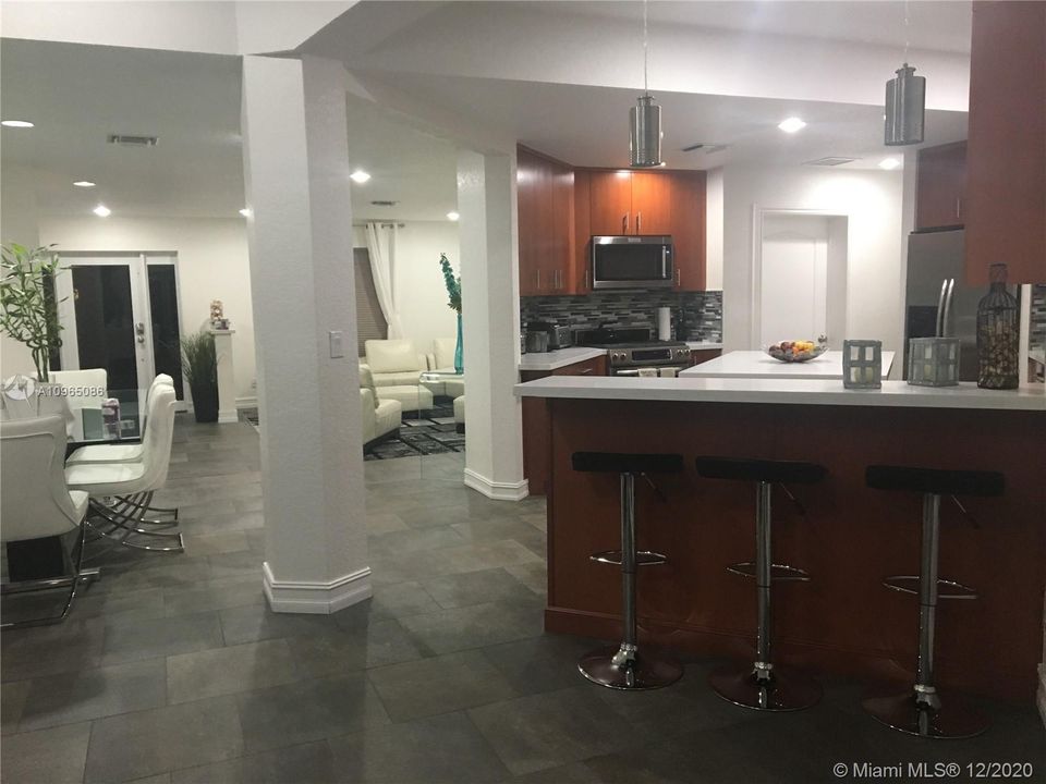 Recently Sold: $650,000 (4 beds, 2 baths, 2402 Square Feet)