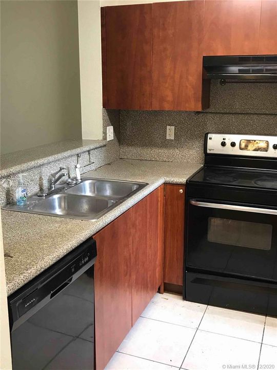 Recently Rented: $1,550 (3 beds, 2 baths, 1458 Square Feet)