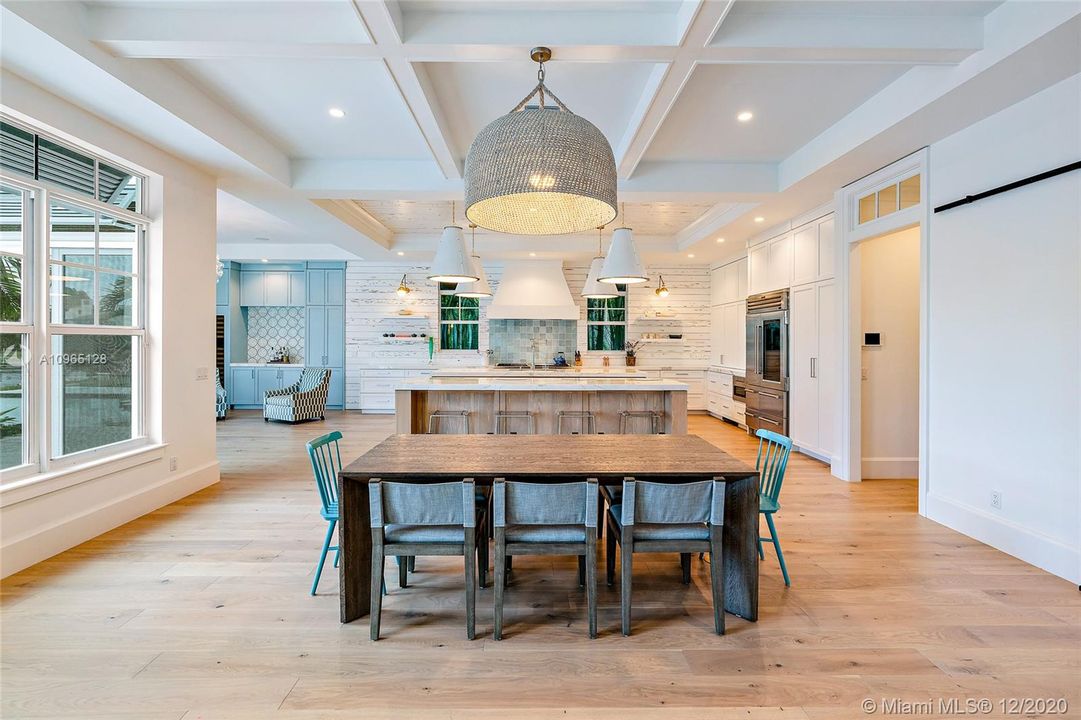 Kitchen / Dining Area