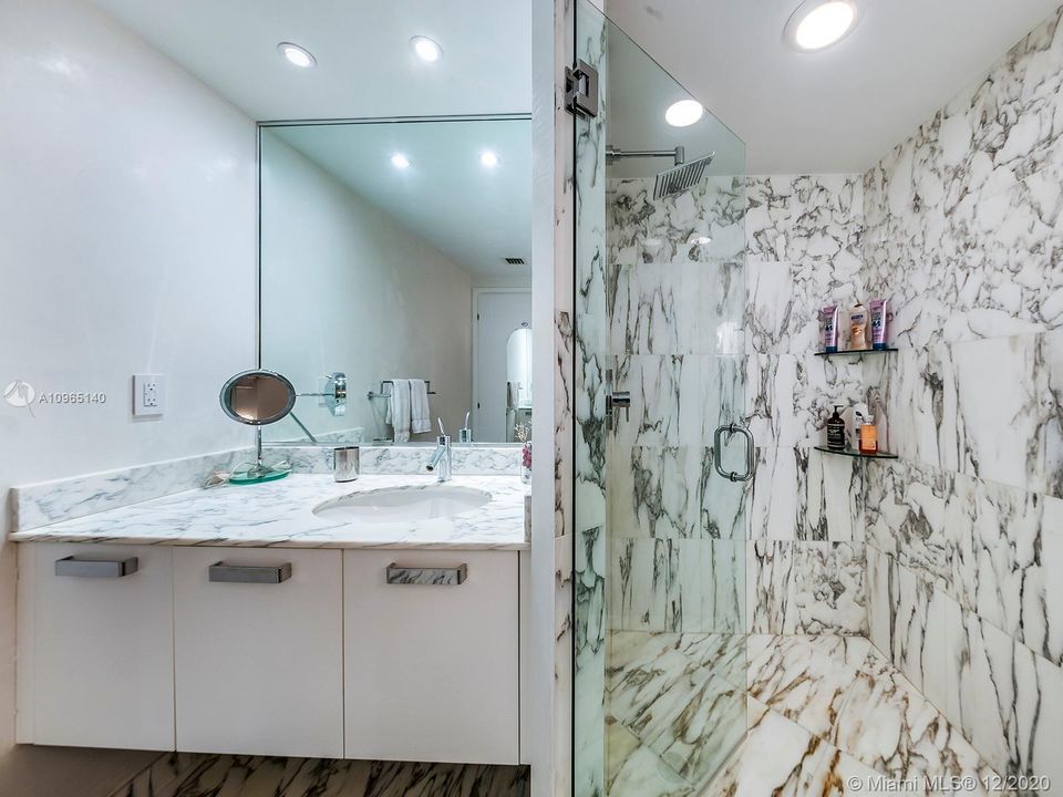 Recientemente alquilado: $8,000 (2 camas, 2 baños, 1933 Pies cuadrados)