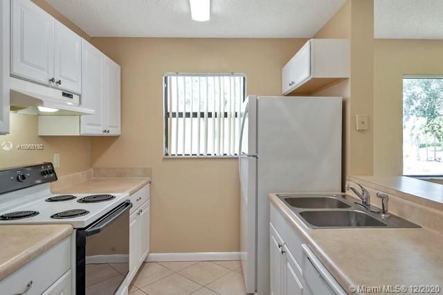 Recently Sold: $127,500 (1 beds, 1 baths, 704 Square Feet)