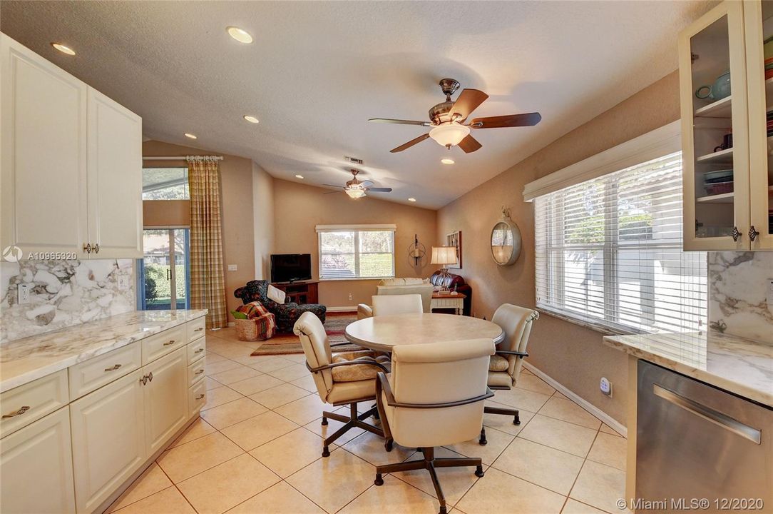 Recently Sold: $369,900 (3 beds, 2 baths, 2226 Square Feet)