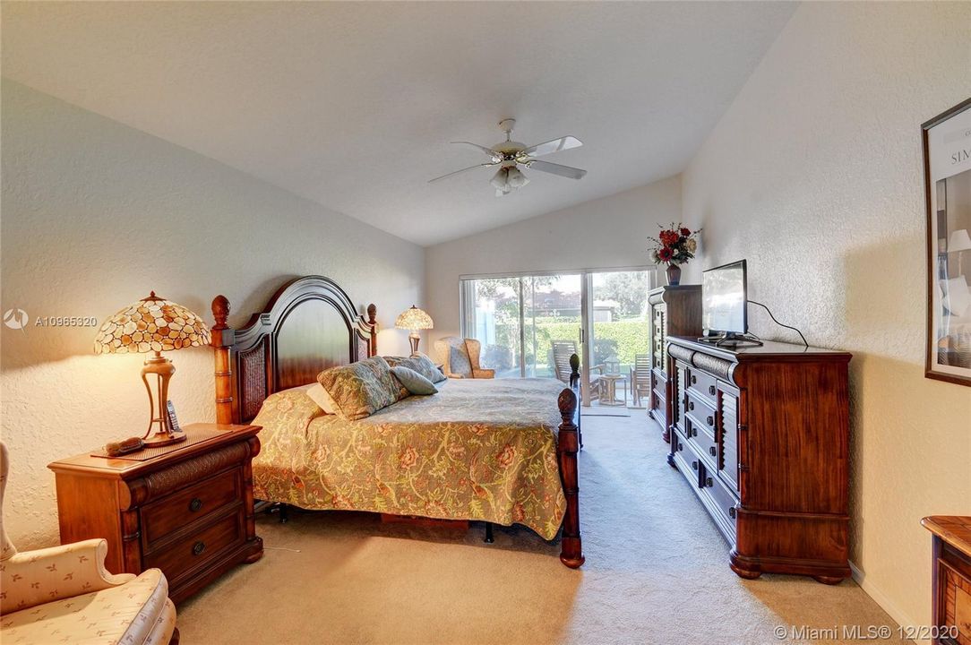 Recently Sold: $369,900 (3 beds, 2 baths, 2226 Square Feet)