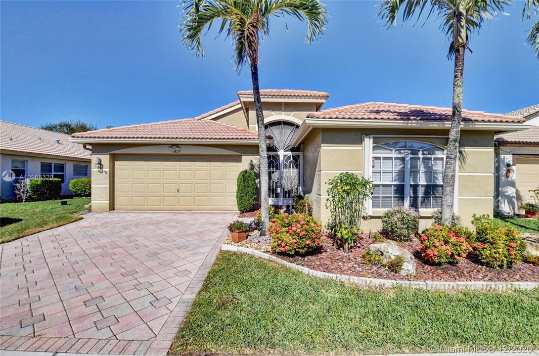 Recently Sold: $369,900 (3 beds, 2 baths, 2226 Square Feet)