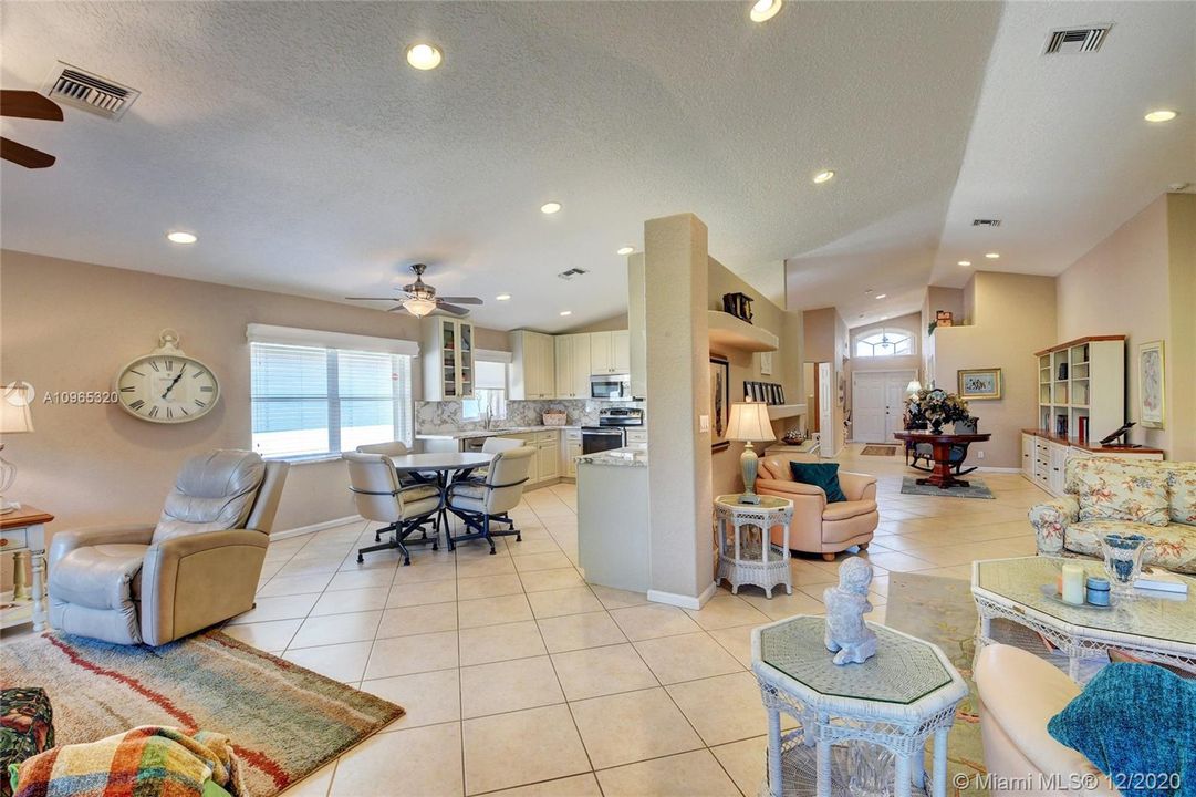 Recently Sold: $369,900 (3 beds, 2 baths, 2226 Square Feet)