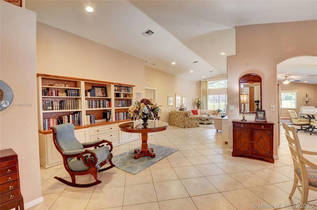 Recently Sold: $369,900 (3 beds, 2 baths, 2226 Square Feet)