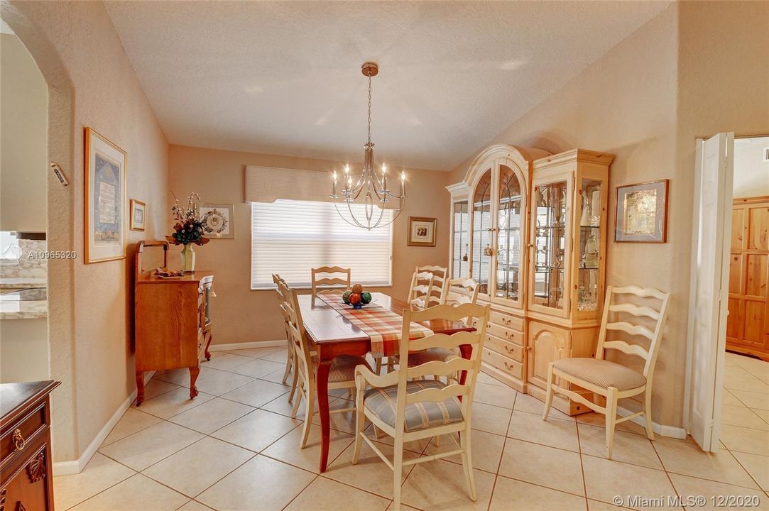 Recently Sold: $369,900 (3 beds, 2 baths, 2226 Square Feet)