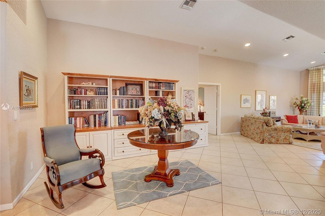 Recently Sold: $369,900 (3 beds, 2 baths, 2226 Square Feet)