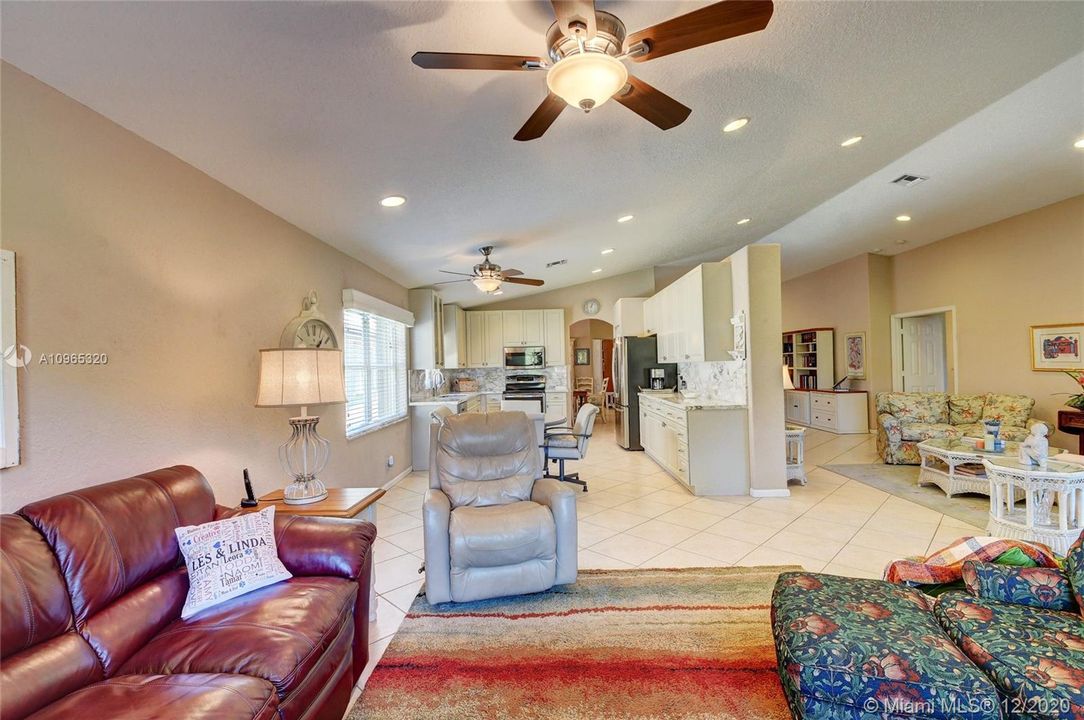 Recently Sold: $369,900 (3 beds, 2 baths, 2226 Square Feet)